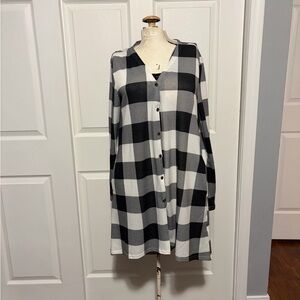 Black and White Long Sleeve Plaid  Button-Up Cardigan SMALL